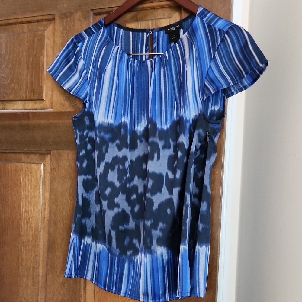 Ann Taylor Blue Puff Sleeve Graphic Blouse
